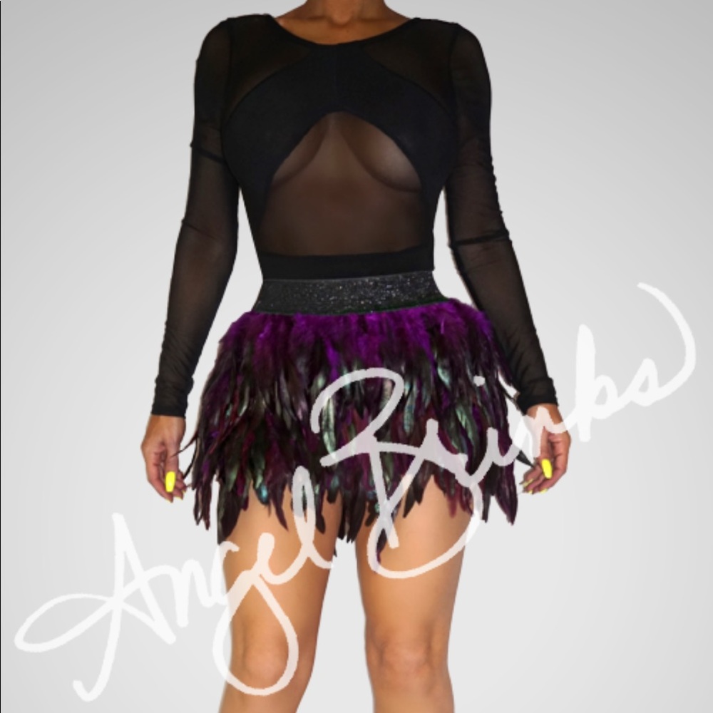 Angel Brinks Outfit Feather Skirt